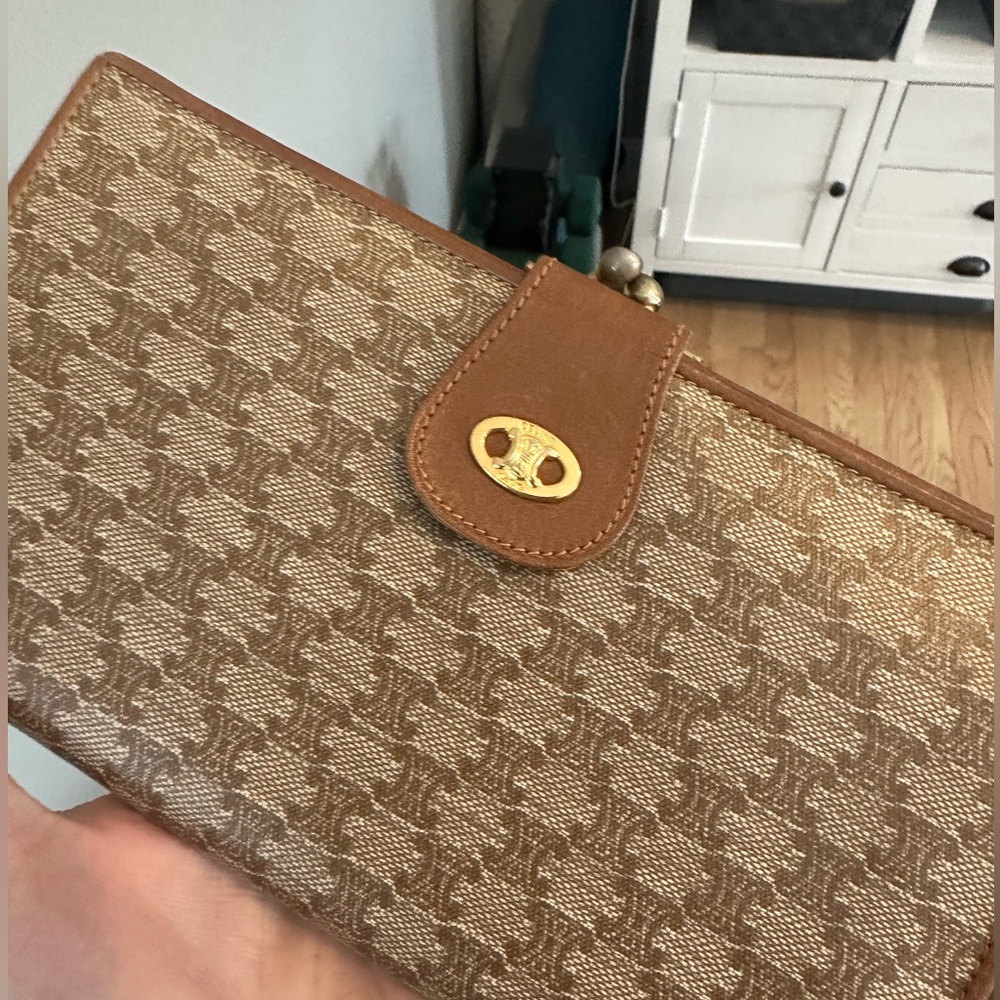 🤎Celine Vintage Brown Macadam Long Wallet- stunning!